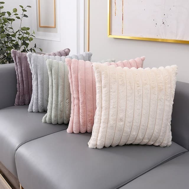 KIT Capa P/ Almofada Em Pelucia Wave Soft Canelada Decorativa - 45x45 Cm