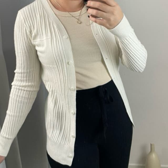 Blusa de frio feminina manga longa lãzinha com botões Blusinha básica dia a dia