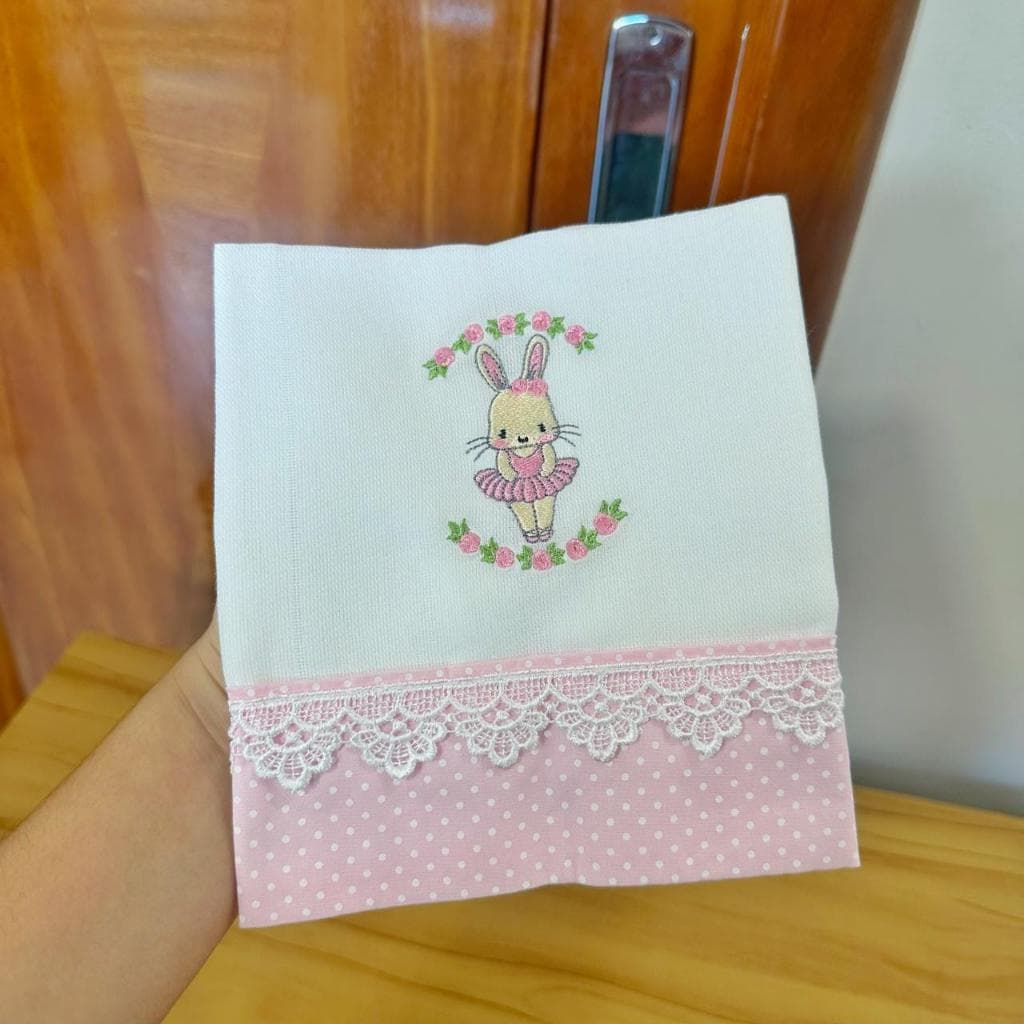 Fraldinha de boca menina coelha coelhinha rosa babete pano de boca boquinha dupla