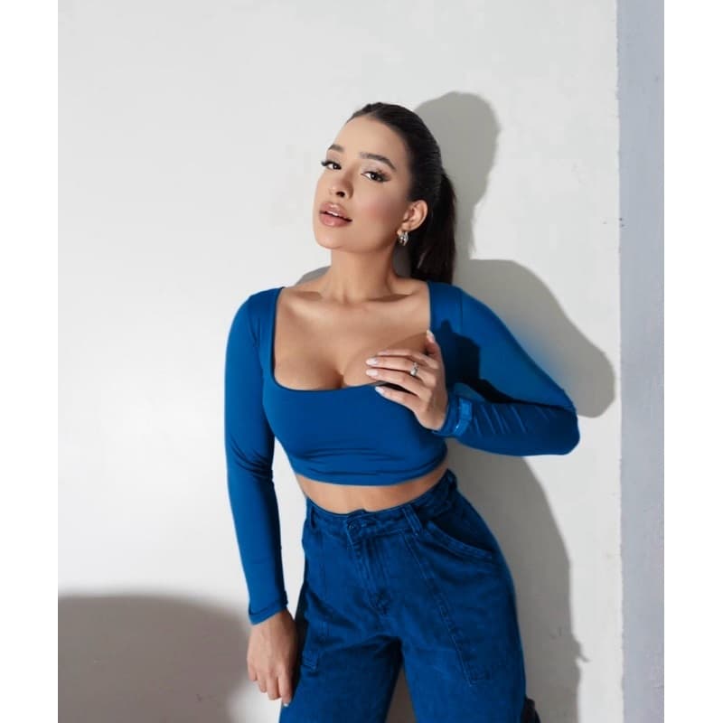 Cropped Feminino Manga Longa Curto Decote Quadrado Moda Gringa Tendência