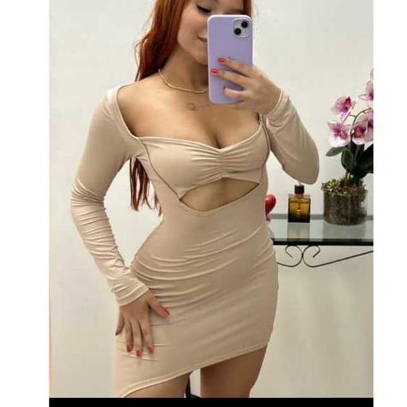 Vestido Curto Justo Ombro a Ombro Drapeado Recorte na Barriga Tendência 2025