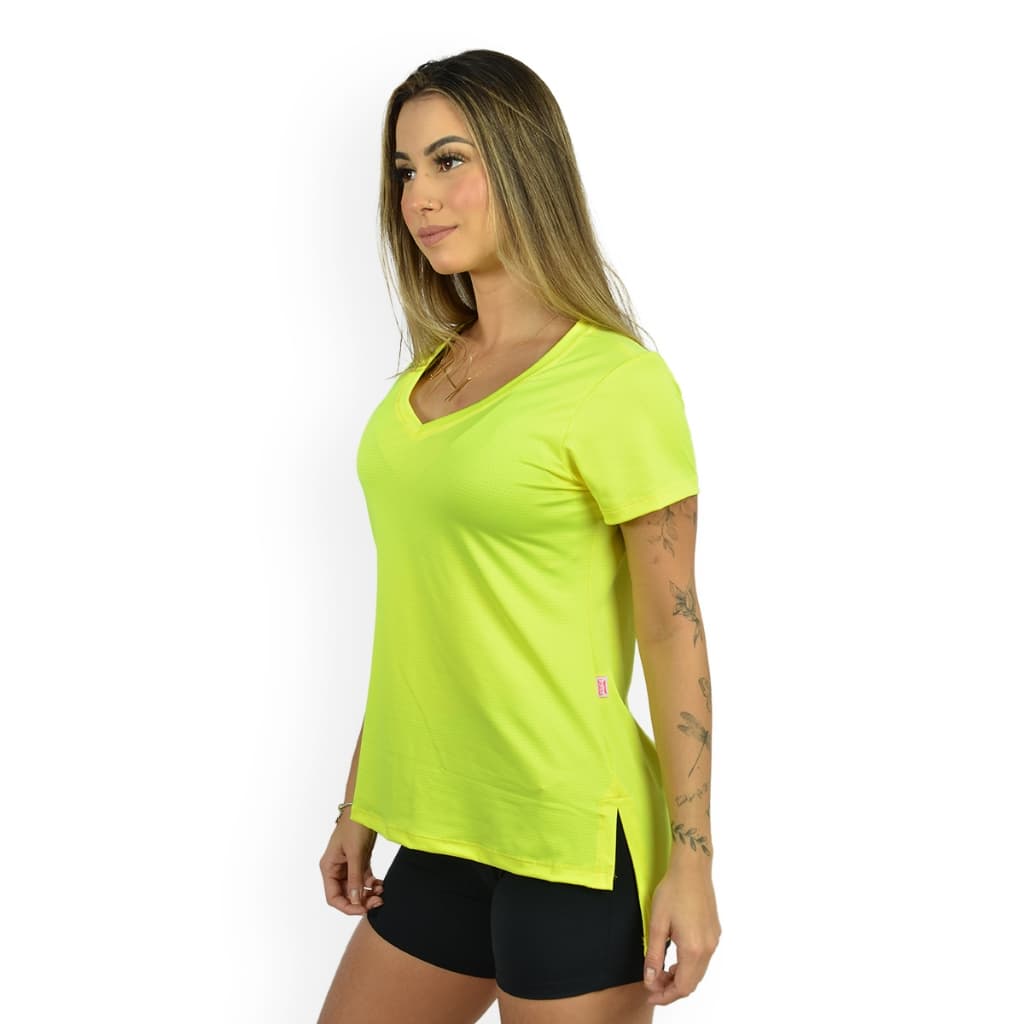 Camiseta Feminina Tapa Bumbum Dry Furadinha Roupa de Academia