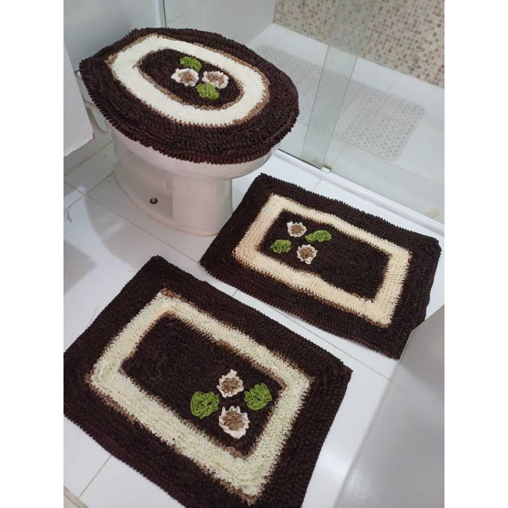 Conjunto de tapetes de banheiro frufru Marrom com flores - artesanato e decoração
