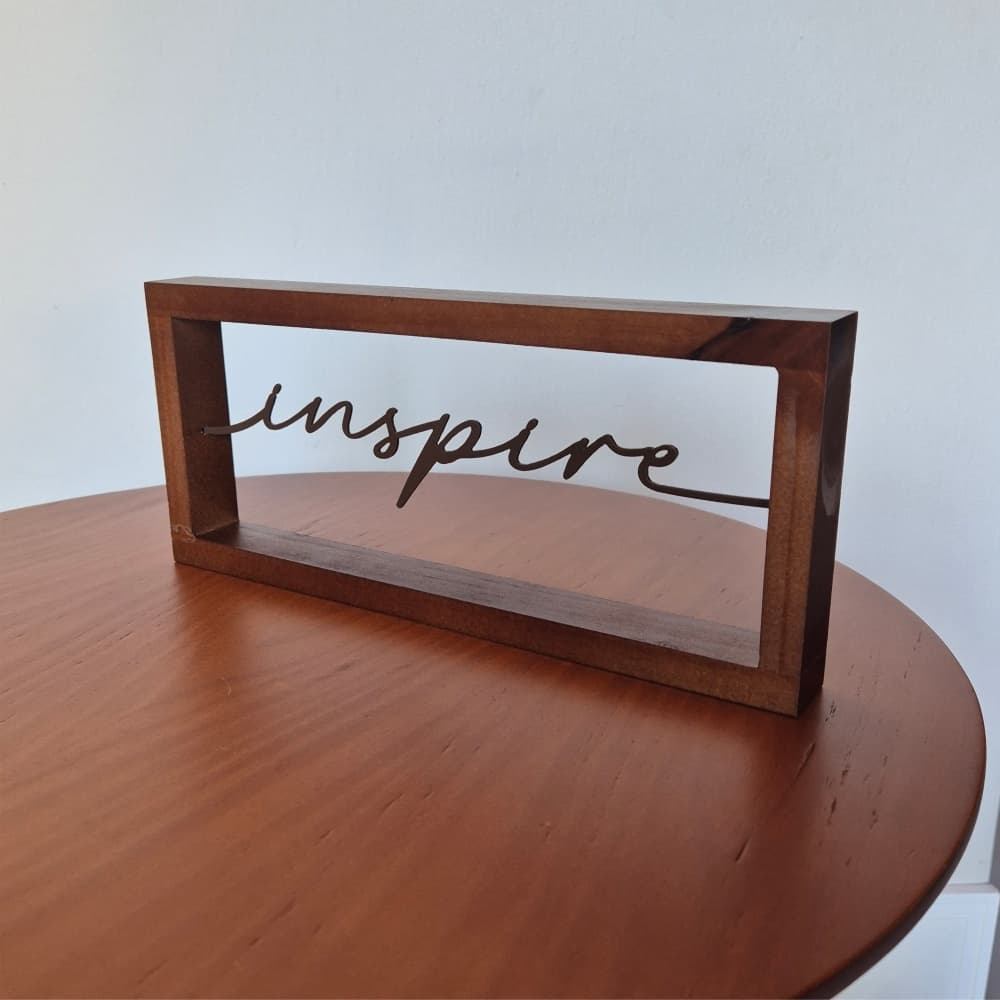 Enfeite Decorativo Inspire – Aço Marrom Fosco Base Pinus