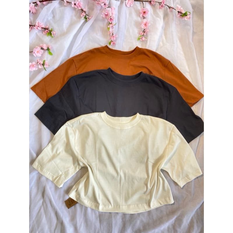 Semi Croped T-shirt Feminina