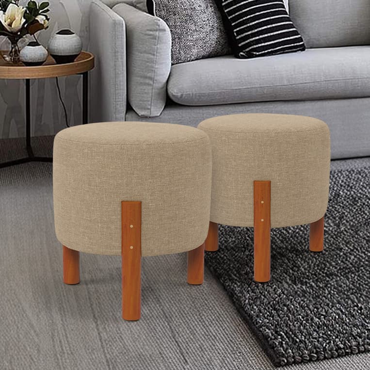 Kit 2 Puff Zeus Decorativo com Pés de Madeira em Linho Banqueta Pequena Moderna para Sala Quarto
