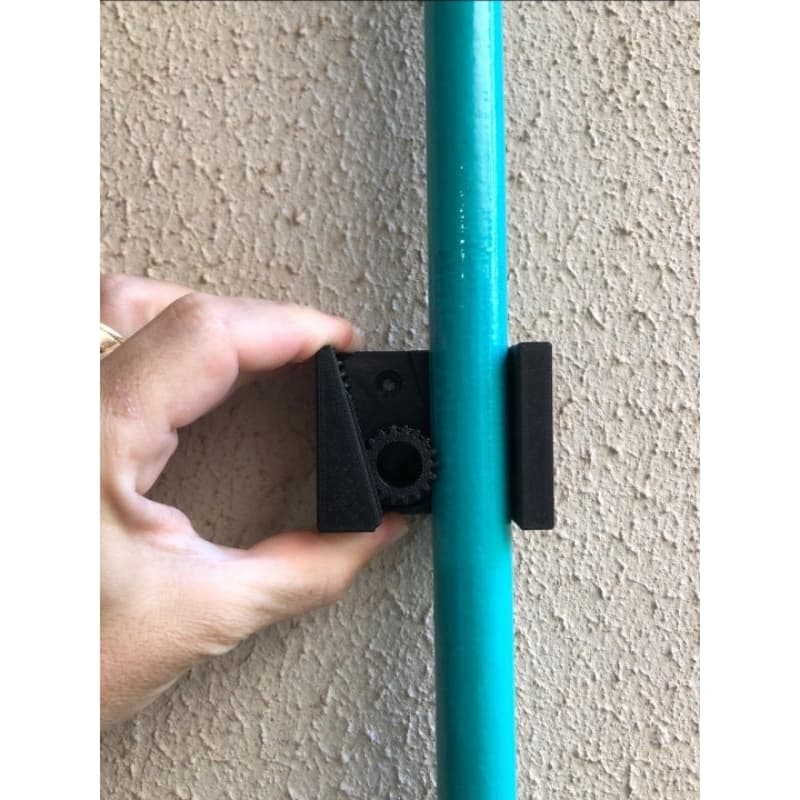 Suporte de Parede para Vassouras e Mops - Organização Inteligente