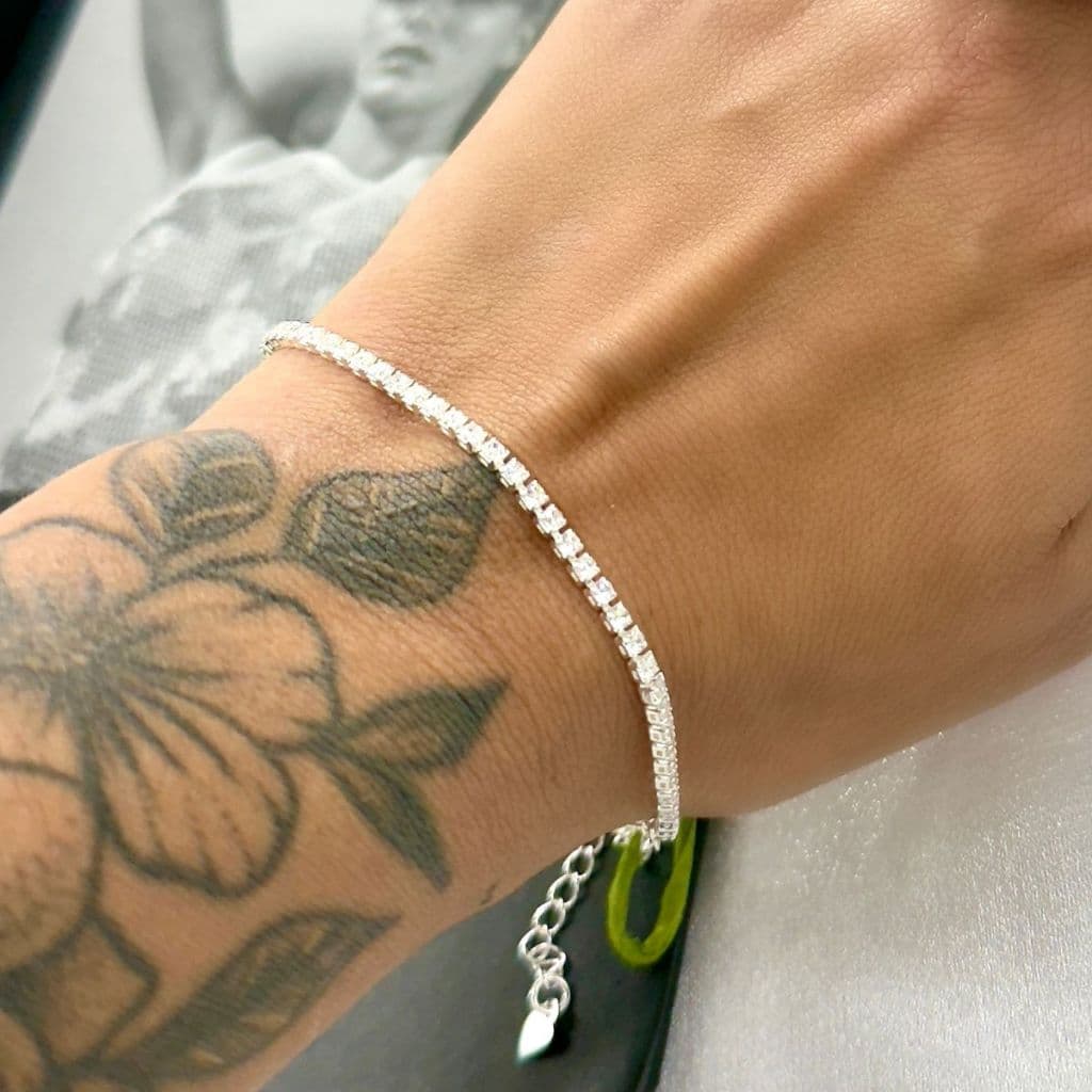 Pulseira Ajustável Feminina Semi Joia Prata com Detalhes De Brilho
