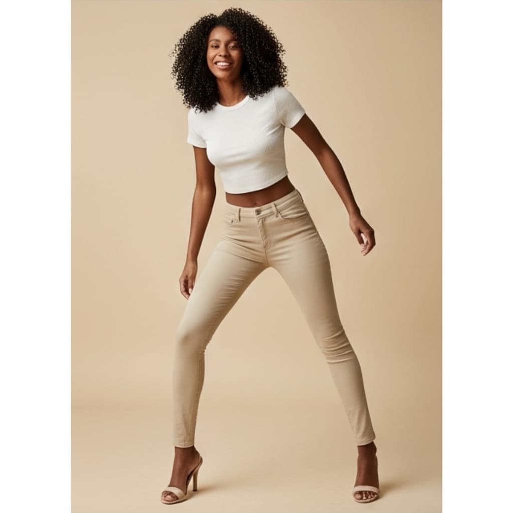 Calça Bege Em Sarja Feminina Cintura Alta Levanta Bum Bum Para Uniforme Com Elastano