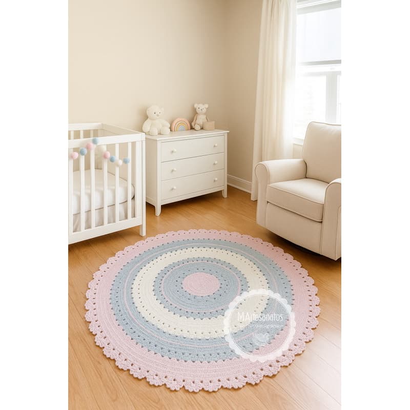 Tapete redondo crochê rosa bebê off white cinza quarto infantil