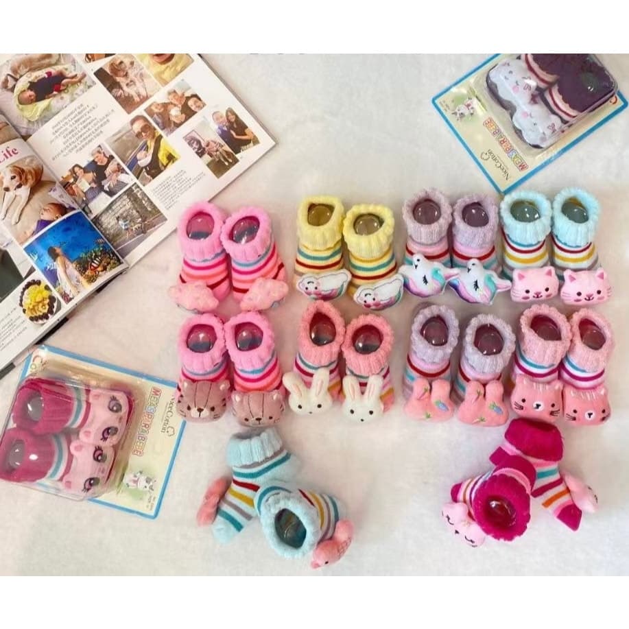 Kit 1-6 Pares Meias grossado de Bebê com Detalhes 3D - Peluche Macio + Sininho - Minina 0 a 12 Meses