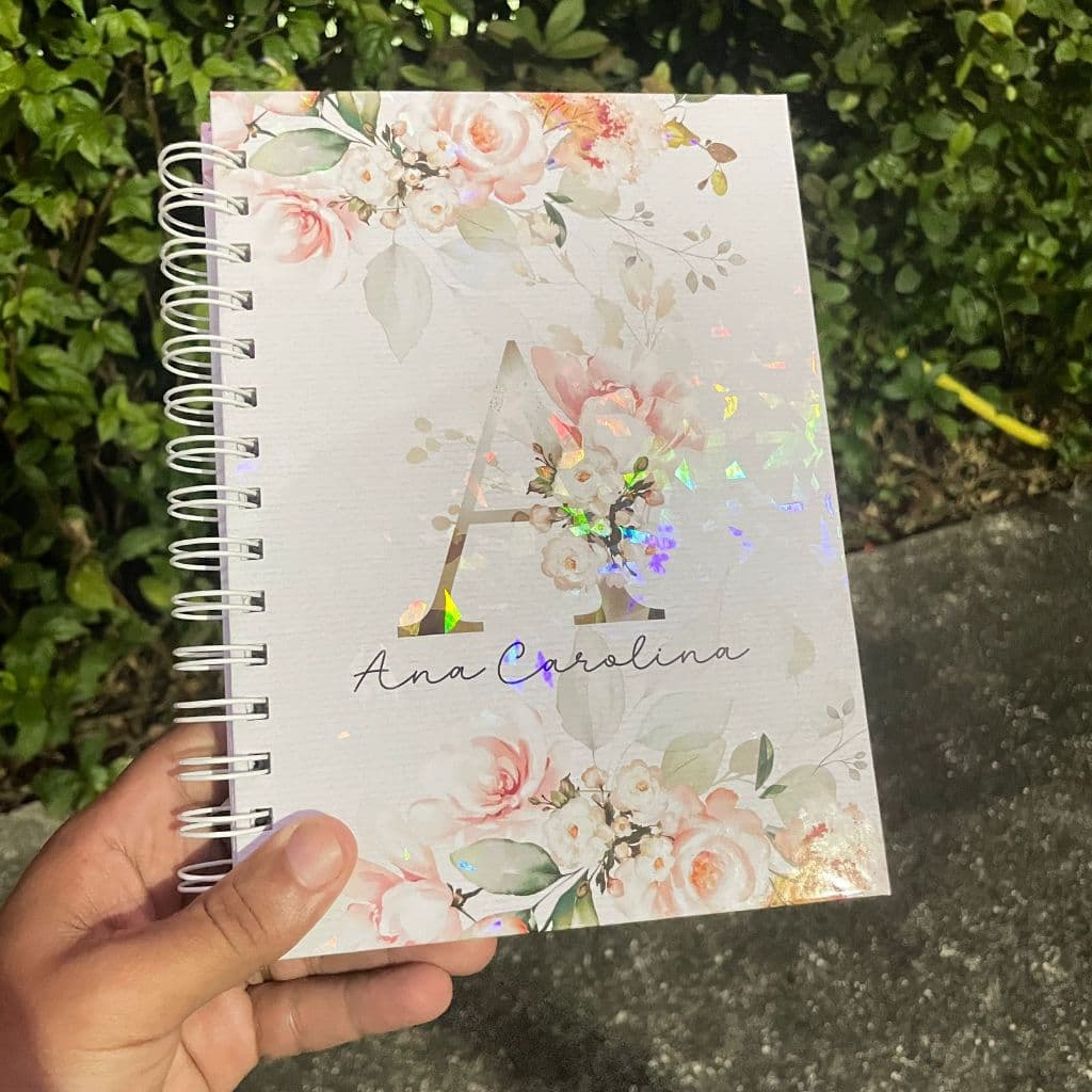 Kit 7 Cadernos Floral com Nome | Capa Fosca ou Holográfica | 200 Páginas | Miolo Decorado