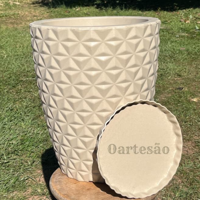 Vaso de Polietileno Diamante Grande com Prato | 42cm | 4 Cores | Alta Resistência e Estilo