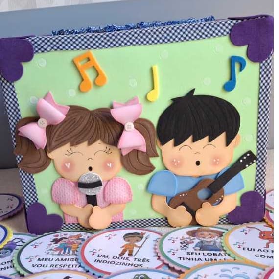 Caixa Musical Infantil em EVA com Microfone - 24 Fichas de Músicas Infantis - Atividade Pedagógicas
