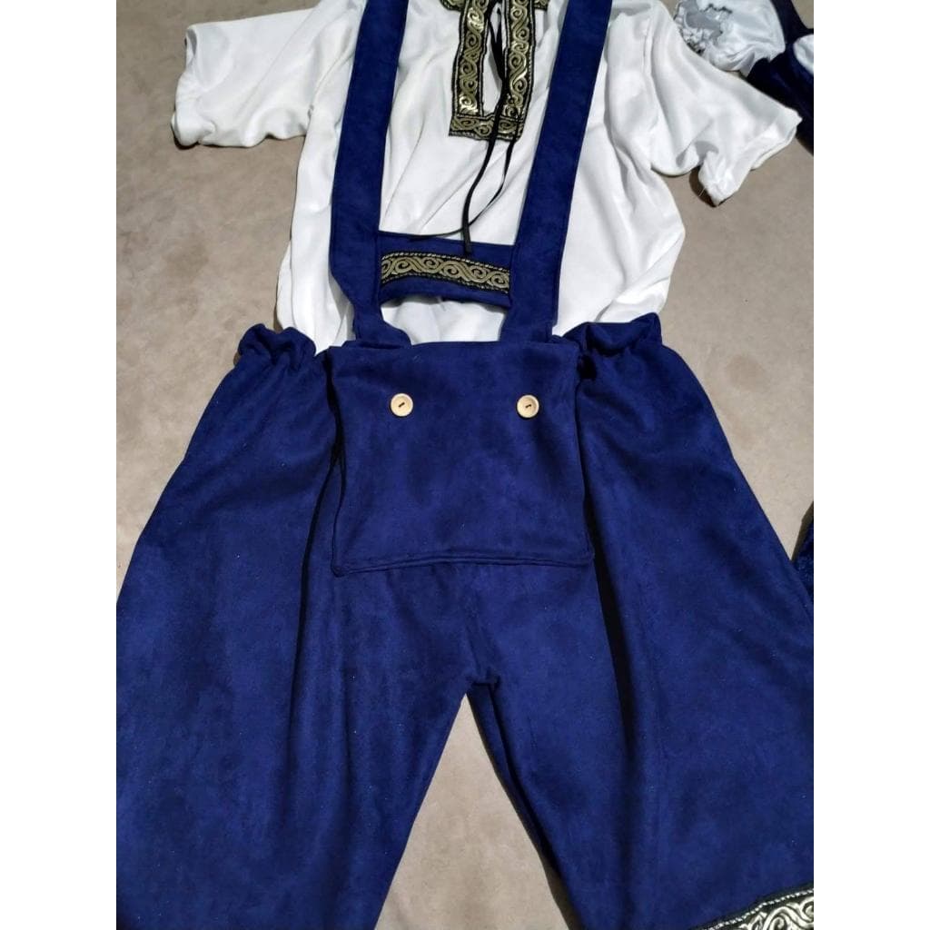 Traje Suspensório alemão infantil menino na cor azul com camisa