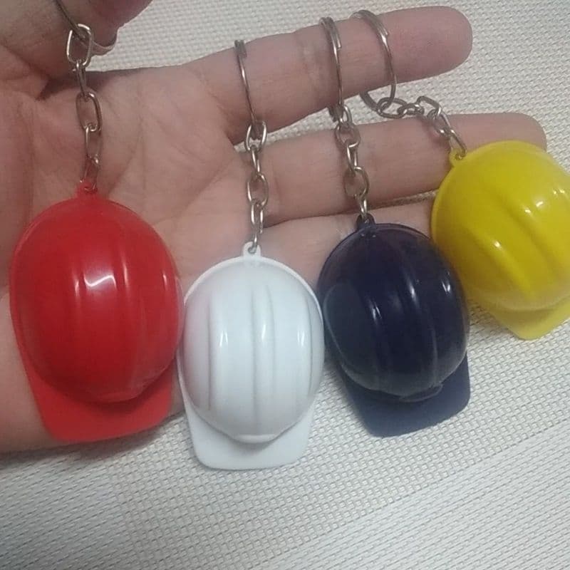 4 Chaveiros Capacete EPI  Plástico Obras Construção Engenharia