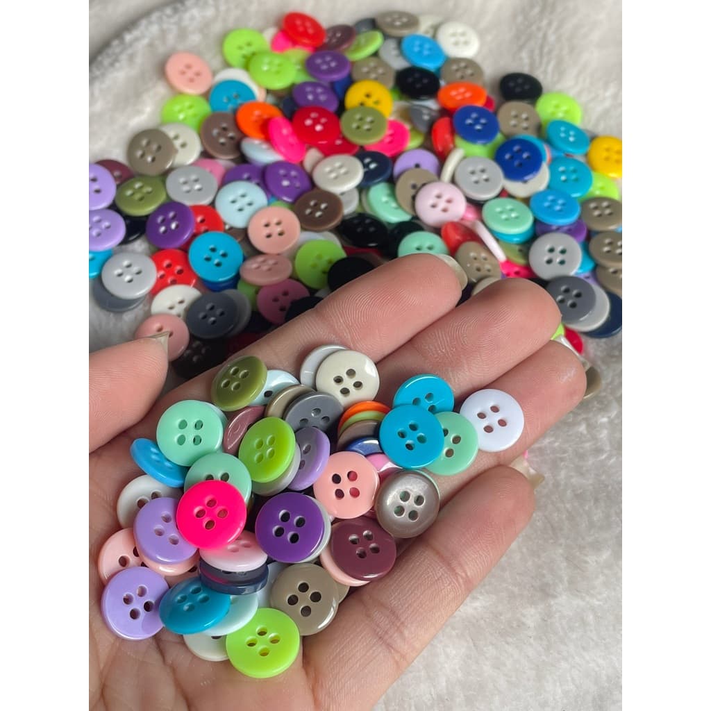 Botão Camisaria Brilhante 4 Furos – Mix de Cores | 144 Unidades – Modelo 01485 (10mm)