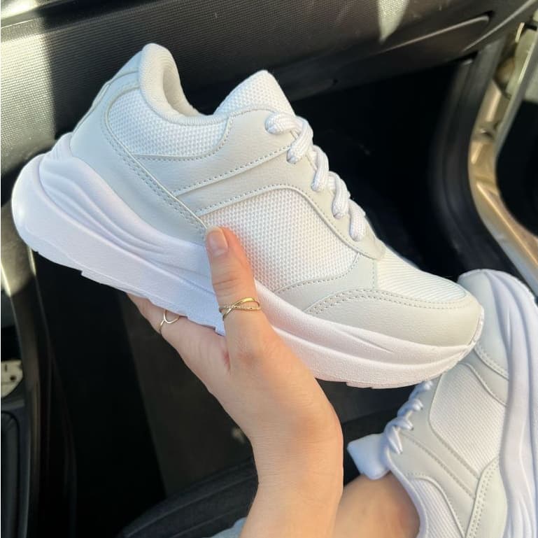Tênis Modelo Sport Casual e Versátil Branco e Preto
