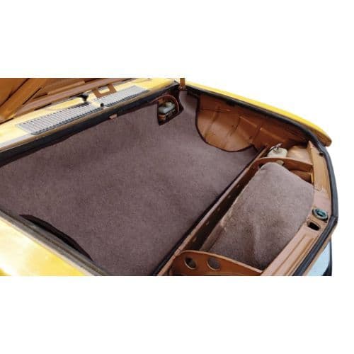 Revestimento de Capô com Capa de Estepe em Carpete Resinado da Volkswagen Brasília