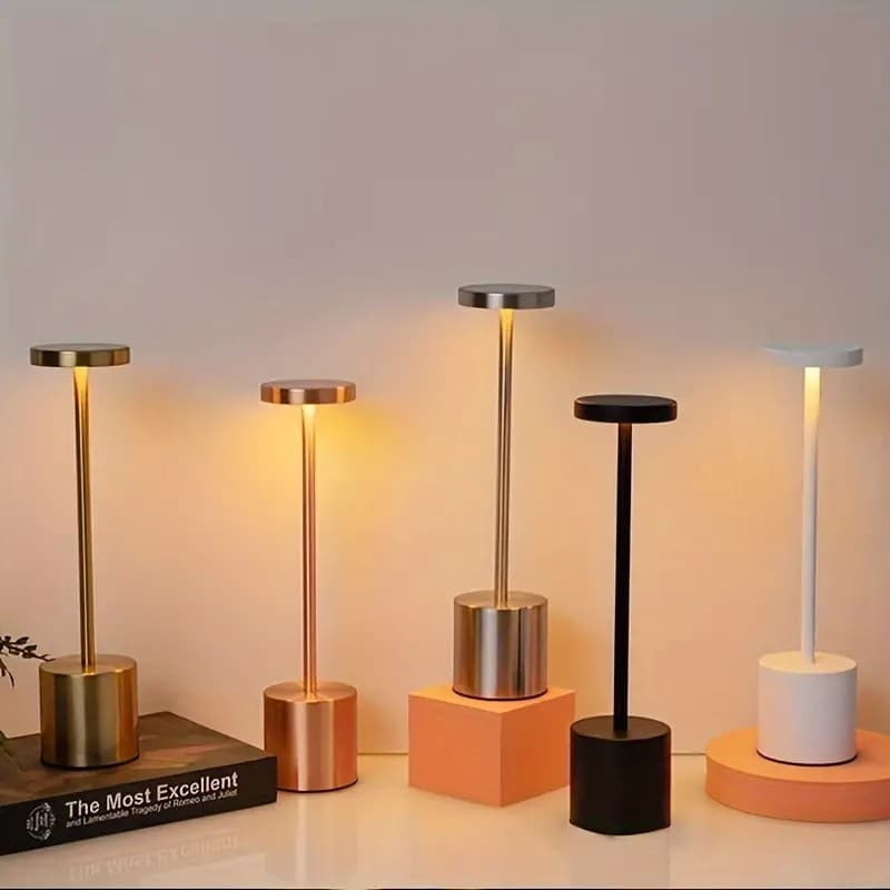 Luminária de Mesa Abajur Cabeceira Escrivaninha LED 3 em 1 Recarregável Tipo C Preto Cromado Dourado