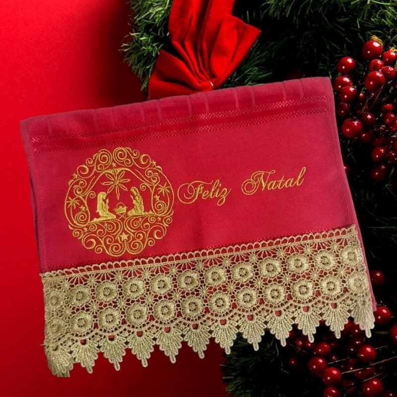 Toalha Natalina de luxo com renda toalha lavabo bordada de Natal.tamanho 30 cm por 45 cm