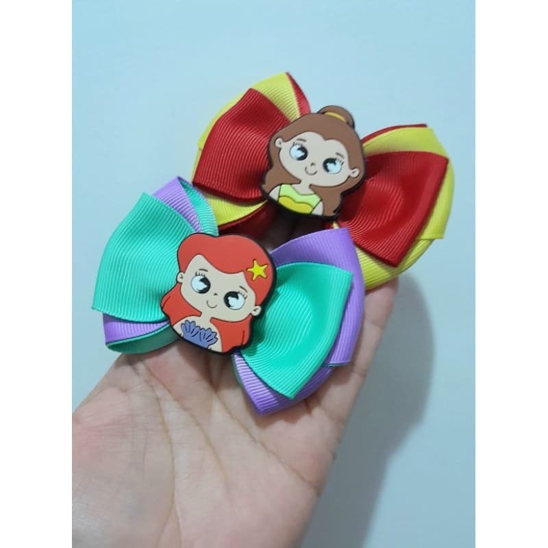 Laço de  Princesa / Laço Temático / Laço de cabelo/ Laço infantil / Laços colecionáveis /Acessórios Infantis