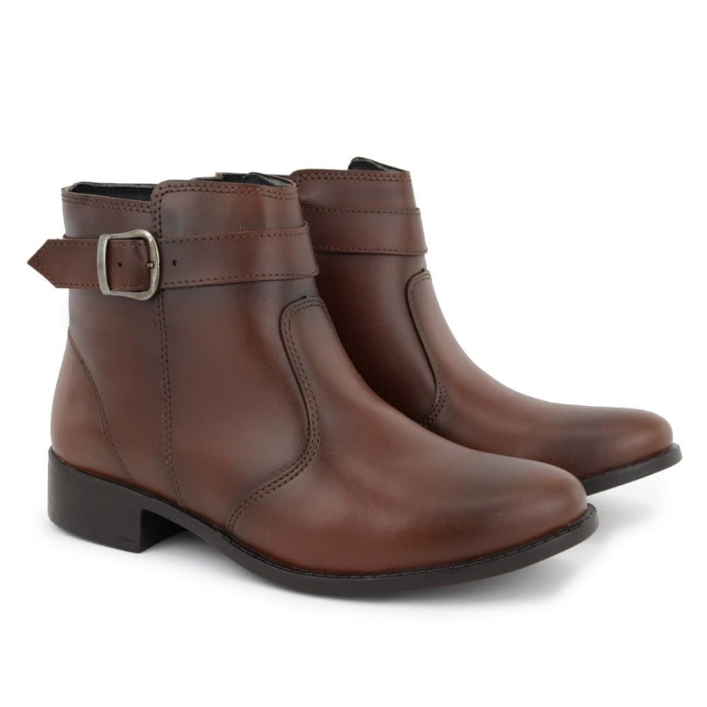 Bota Feminina com Fivela