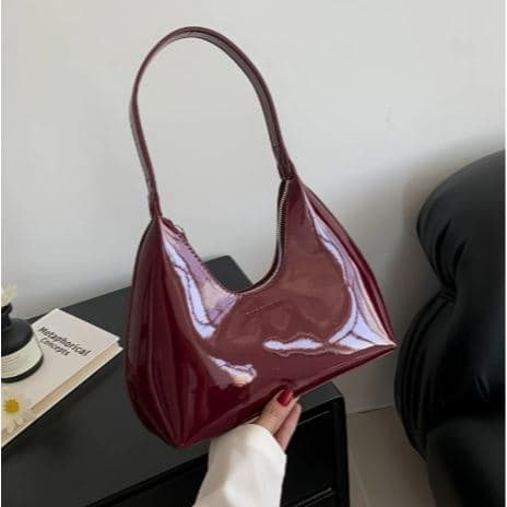 Bolsa de ombro feminina em verniz , Bolsa baguete meia lua luxo , tencia