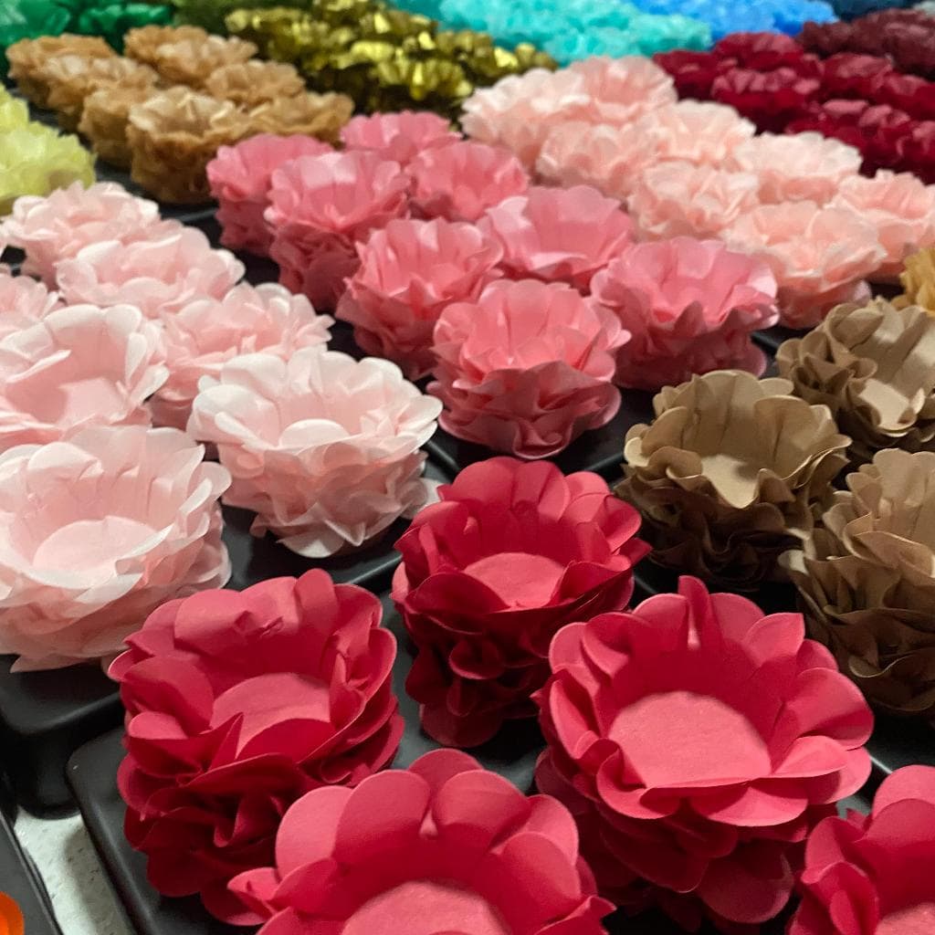 120 Forminhas de Doces Finos Flor Luxo – Casamento, Festa e Eventos | Cores Variadas
