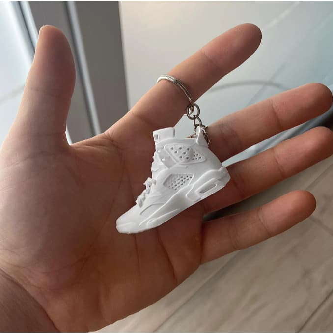 Chaveiro Mini Tênis Estilo Retro Street – 3D com Argola | 1 Cor