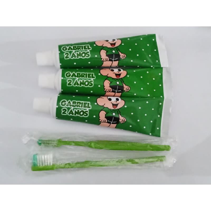 kit de creme dental + escova simples personalizados no tema desejado