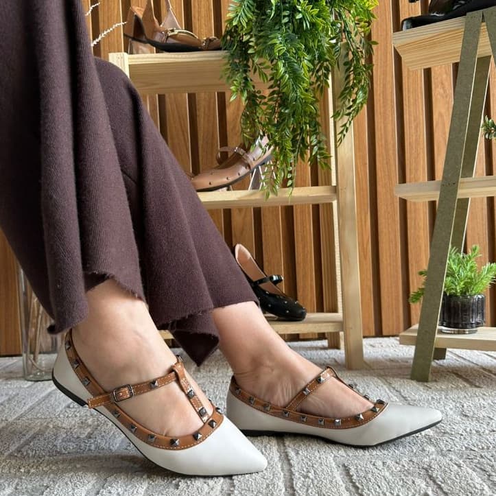 Sapato Feminino Sapatilha Bico Fino Spike Elegante Confortável Moda Casual