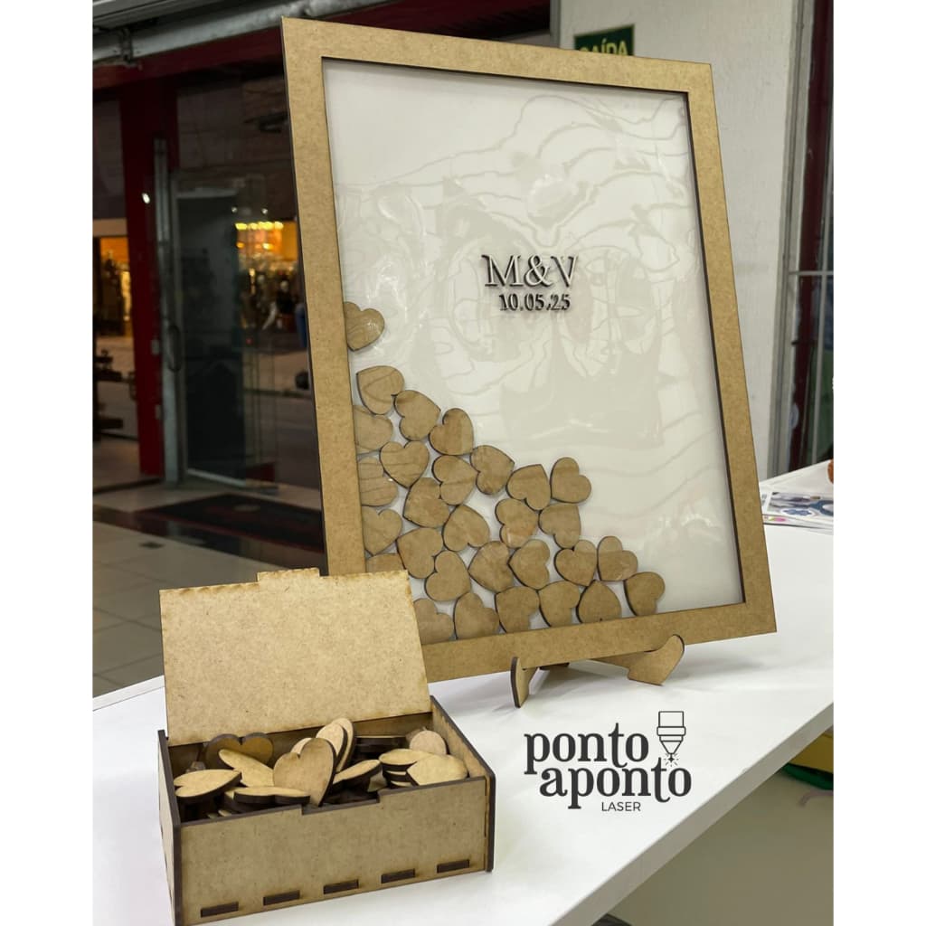 Quadro de Assinaturas com Corações em MDF 3mm – Personalizado | 40x30cm - Para Casamento Aniversário 15 Anos