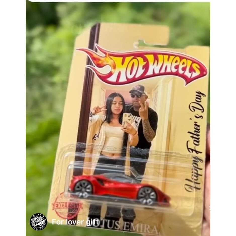 Hot Wheels Personalizado com Foto do Casal + Carrinho Real