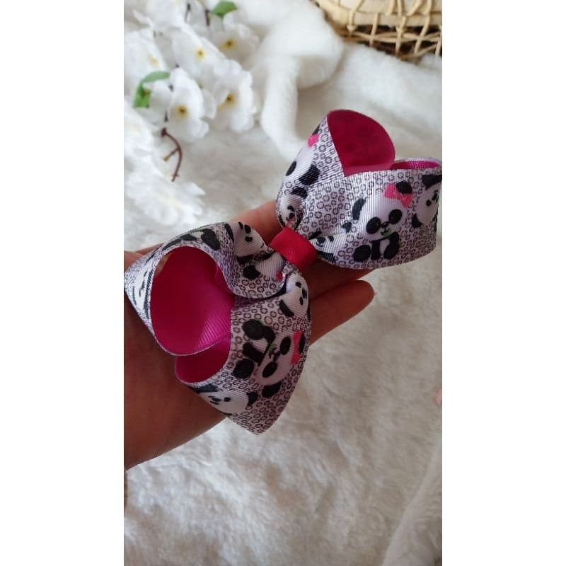 💗 Laço Boutique Pandinha Pink, no bico de pato - 13cm💗