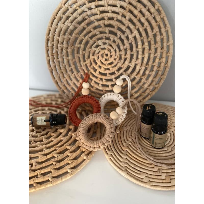 Difusor Artesanal em Macramê - Aromaterapia para carro- Penduricalho