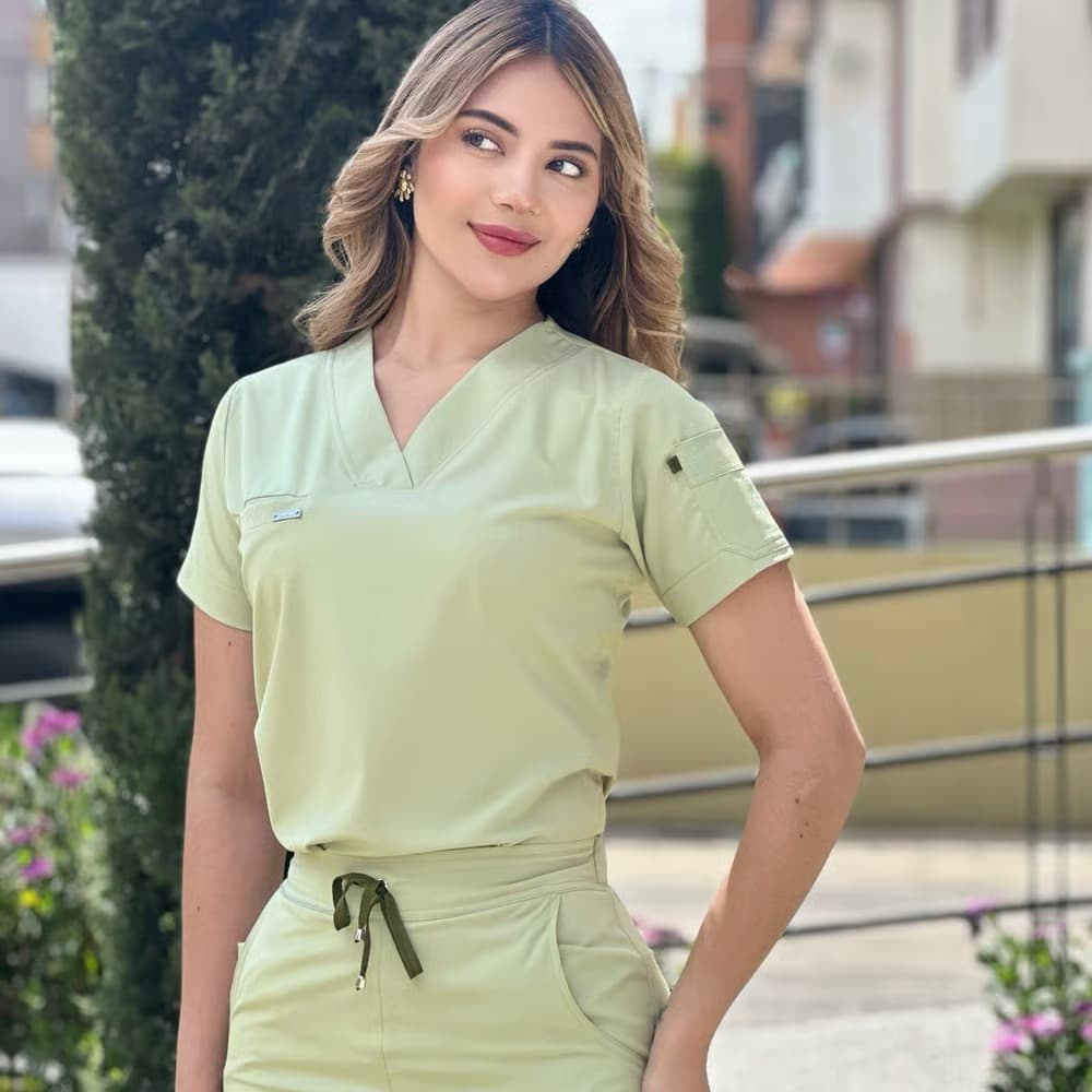 Lírio - Conjunto Scrub - Calça e Blusa - Pijama Cirúrgico Hospitalar Uniforme Privativo