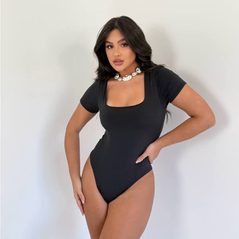 Body Feminino Decote Quadrado Suplex Manga Curta Forro Duplo Elegante Tendencia Blogueira Casual Basico Unidade e Kit