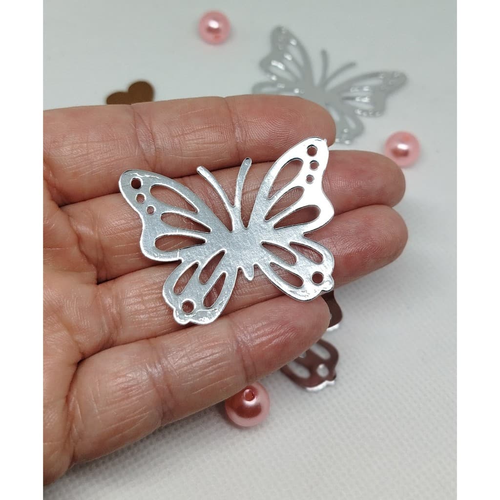 Aplique Borboleta Decorativa Vazada em Lamicote Prata - ENVIO IMEDIATO