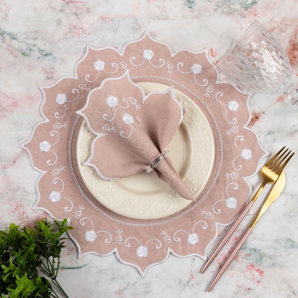 ''Kit Americano 8 Peças – Sousplats + Guardanapos para 4 Lugares | Mesa Posta Elegante!