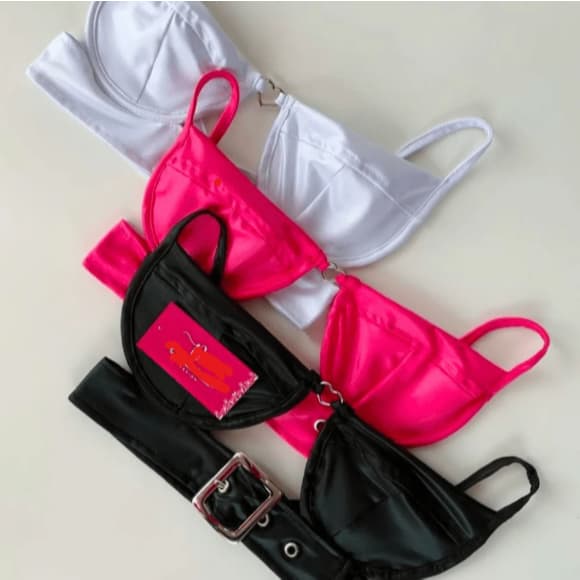 Cropped Acetinado Fivela Coração