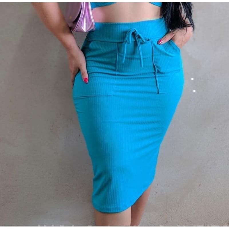 Saia midi com bolso moda evangélica saia canelada lapis