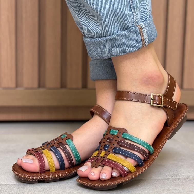 Sandália Rasteira Feminina Couro Legítimo Colorida Fivela Trabalho Calcanhar Fechado Confortável