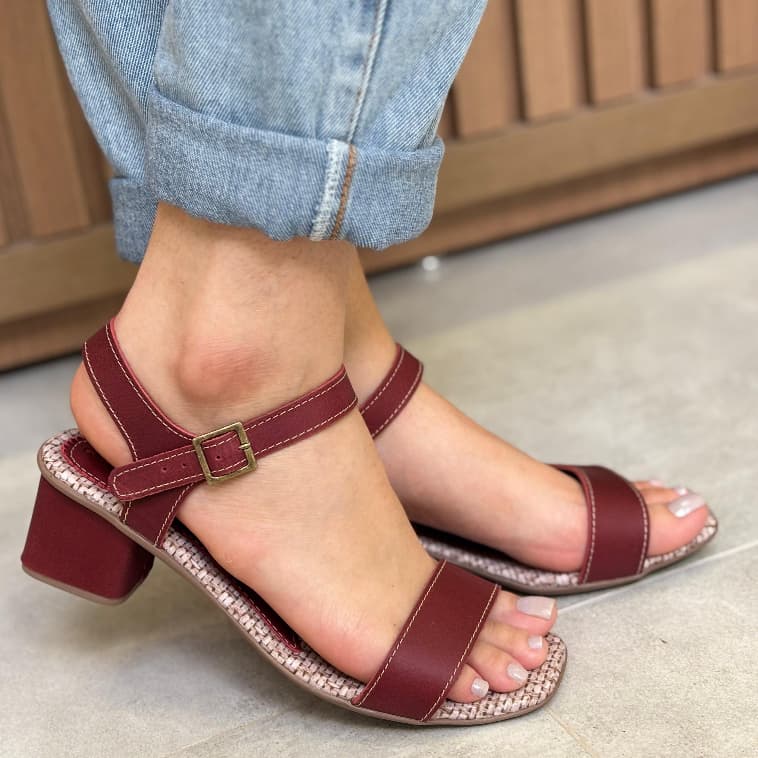 Sandália Feminina Salto Baixo Bloco Tira Vinho Couro Legítimo Confortável Moda Blogueira
