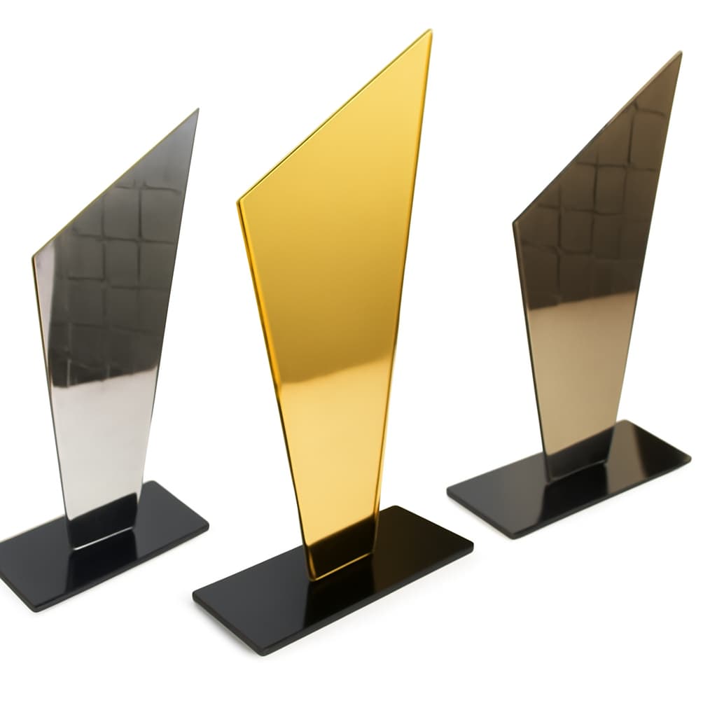 Kit Troféus Acrílico Espelhado Dourado Prata Bronze 10x18cm Base Preta