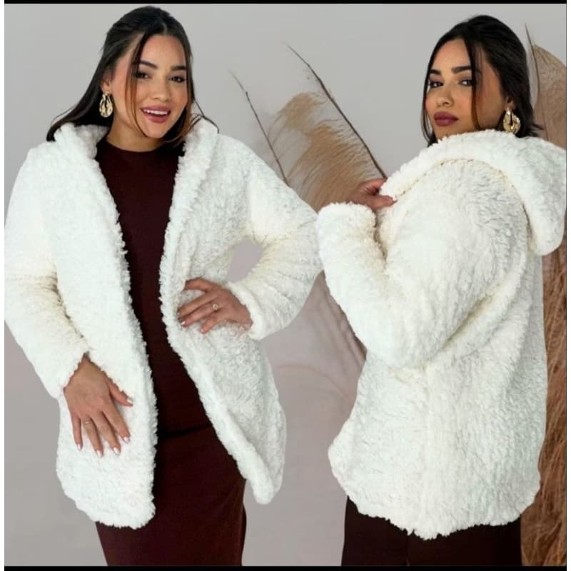CASACO TEDDY LONGO, FORRADO COM BOLSO E CAPUZ, DE BOTOES MODA INVERNO