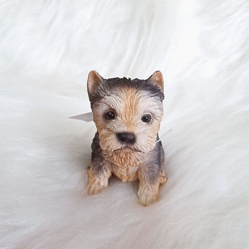 Enfeite Cachorrinho Yorkshire Realista – Miniatura Decorativa