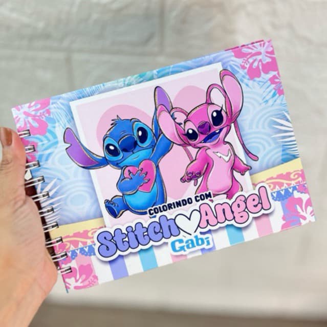 Livro de Colorir Stitch e Angel Capa Dura Personalizada com Nome Artesanal | Acabamento Luxo