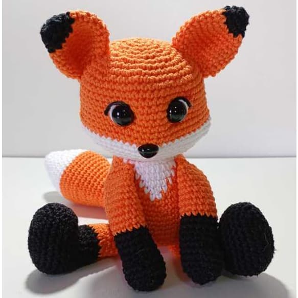 Raposa Amigurumi Tod – Feita à Mão em Crochê Artesanal
