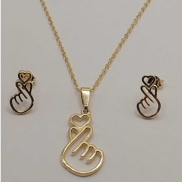Conjunto Colar e Brinco Feminino Pingente Gesto Coração Coreano Folheados a Ouro e a Prata